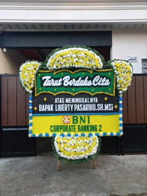 Papan Bunga Duka di Pasirsuren